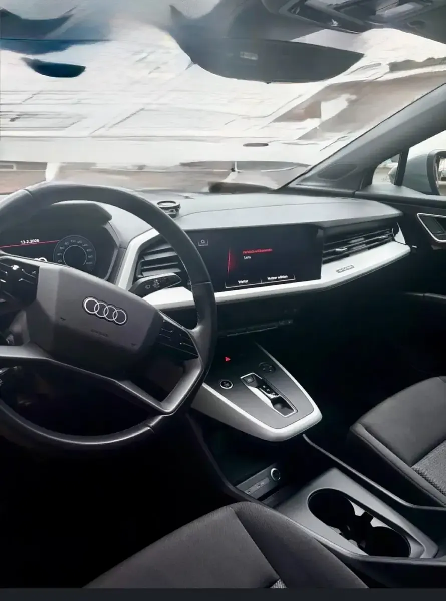 Gebraucht Audi Q4 e-tron Design 125 kW (170 PS) 2022 Grau SUV