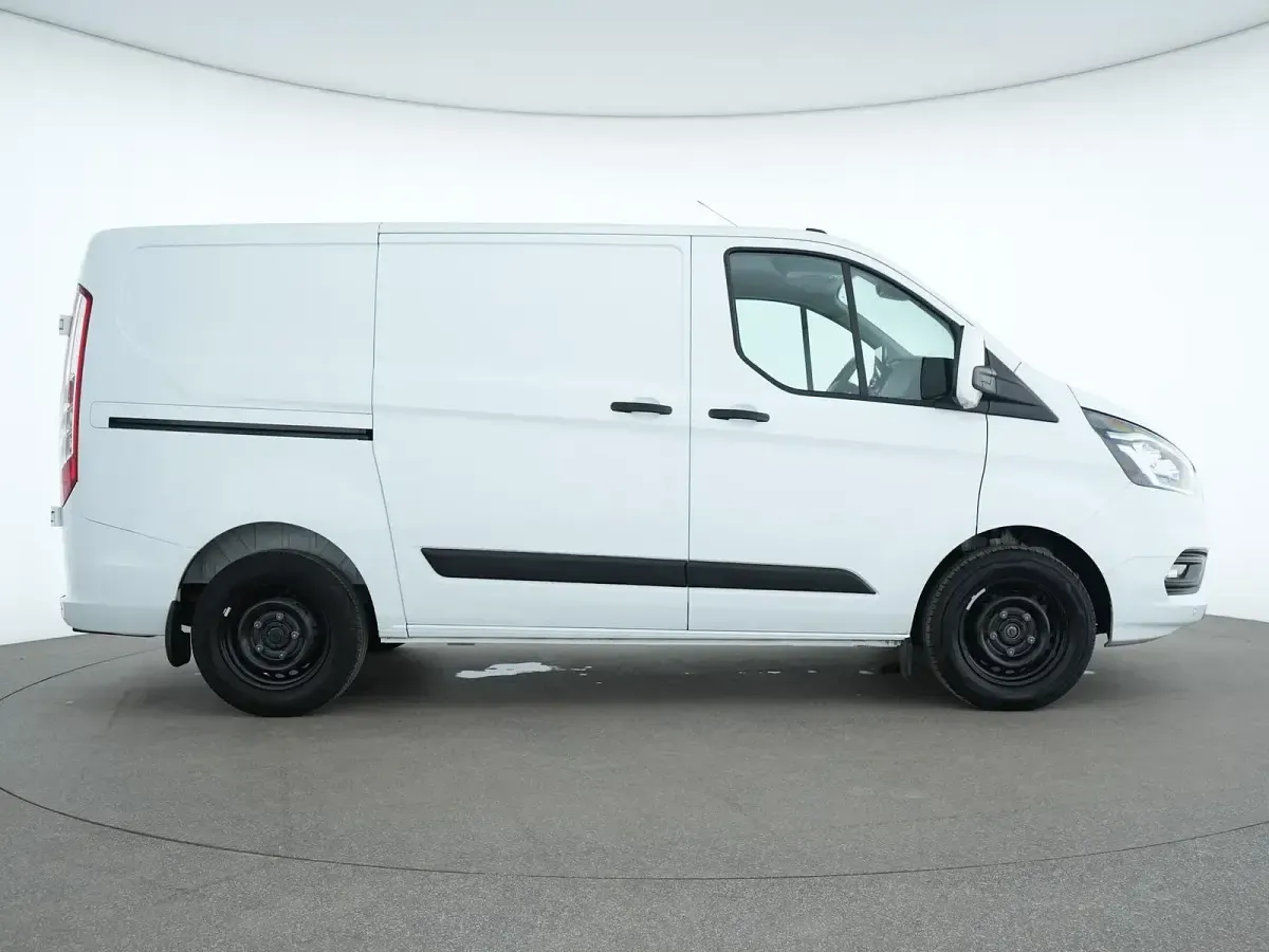 Gebraucht Ford Transit Custom 131 PS (96 kW) 2022 Frost weiss Van