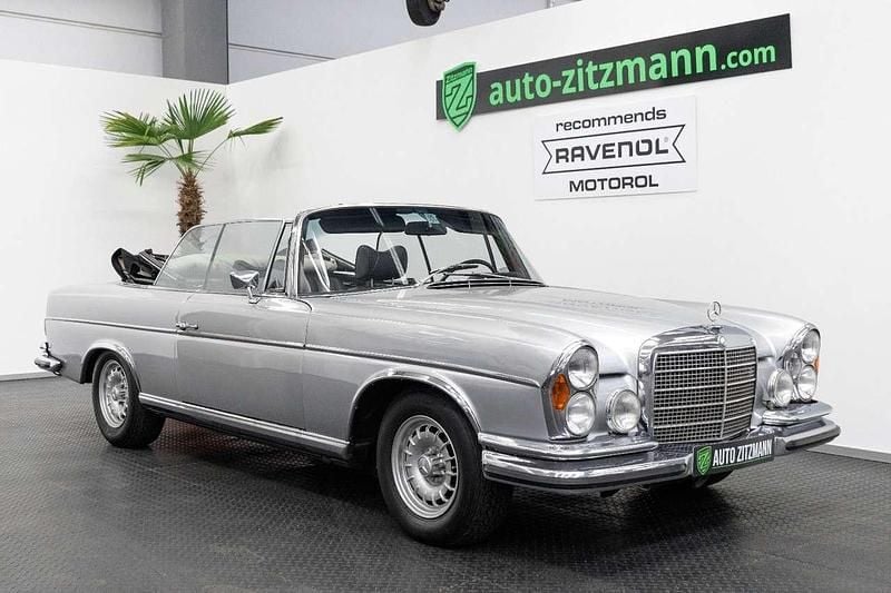 Silber Gebraucht 1970 Mercedes W111 SE Cabrio | 139.990 € - Bild 1/4