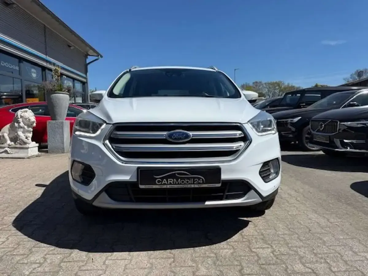 Gebraucht Ford Kuga 150 PS (110 kW) 2018 Weiß SUV