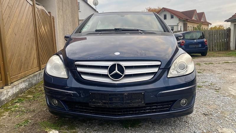 Blau Gebraucht 2006 Mercedes B200 Van / Kleinbus | 1.200 € (Superpreis) - Bild 1/4