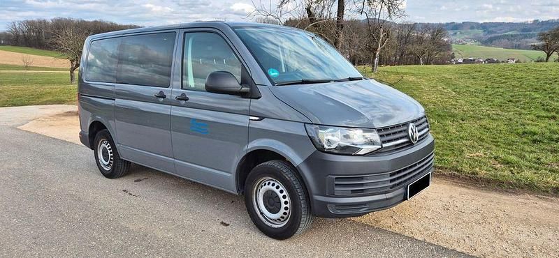 Gebraucht VW Transporter 150 PS (110 kW) 2015 Grau Van