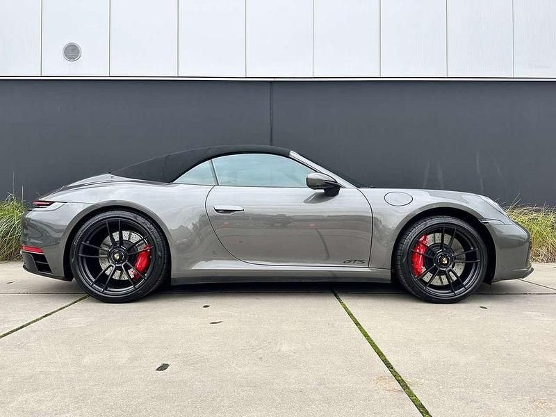 Gebraucht Porsche 992 480 PS (353 kW) 2024 Grau Cabrio