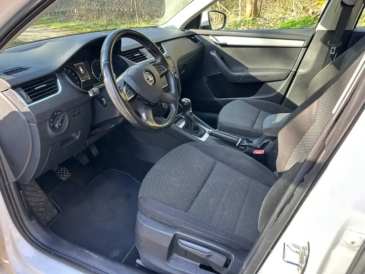 Używany Skoda Octavia 150 KM (110 kW) 2013 Biały Kombi