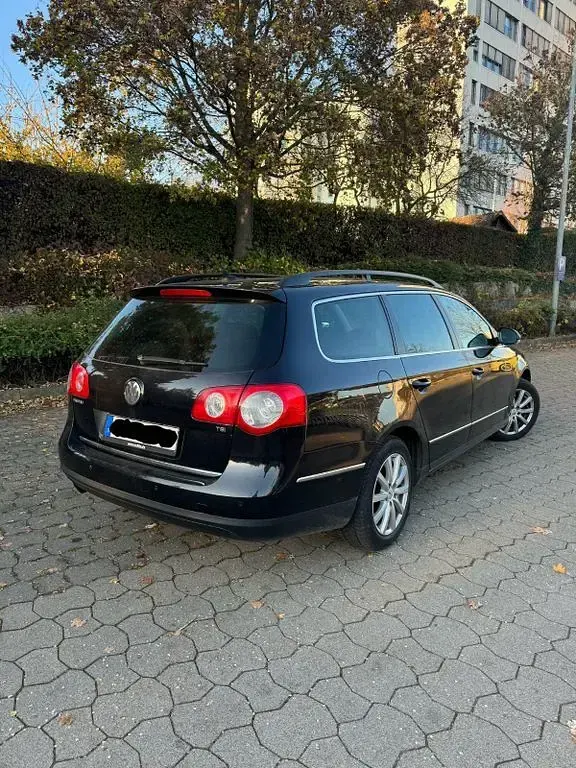 Gebraucht VW Passat 122 PS (89 kW) 2010 Schwarz Limousine
