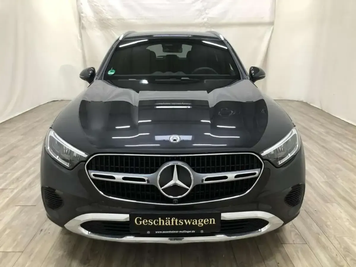 Gebraucht Mercedes GLC200 Avantgarde 163 PS (119 kW) 2025 Metalliclack graphitgrau SUV