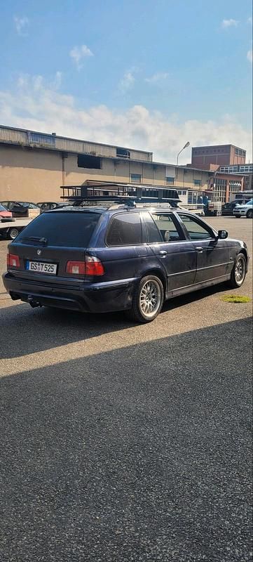 Gebraucht BMW 525 192 PS (141 kW) 2001 Blau Kombi