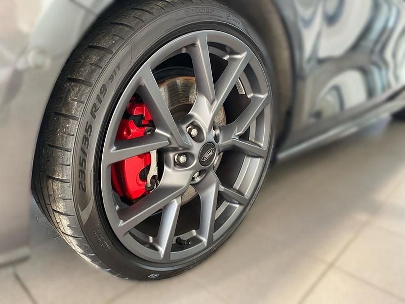 Gebraucht Ford Focus ST 280 PS (205 kW) 2023 Grau Kombi