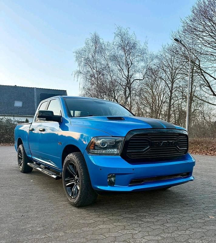 Gebraucht Dodge Ram 401 PS (294 kW) 2014 Blau Abholung