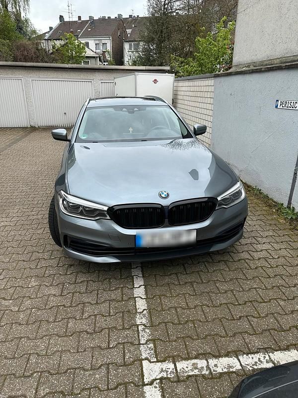 Gebraucht BMW 530 265 PS (194 kW) 2018 Grau Kombi