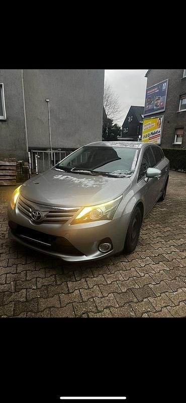 Gebraucht Toyota Avensis T2 124 PS (91 kW) 2012 Grau Kombi