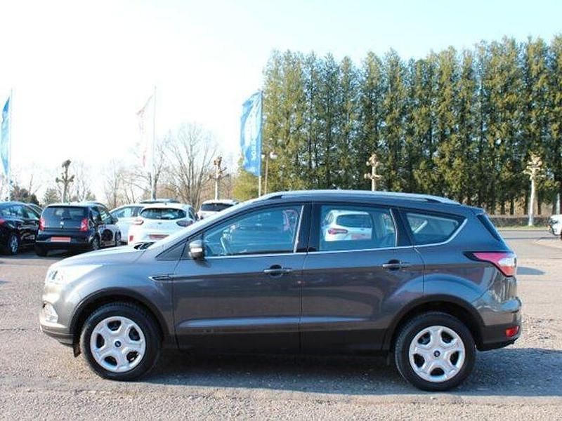 Gebraucht Ford Kuga Cool & Connect 150 PS (110 kW) 2017 Grau SUV