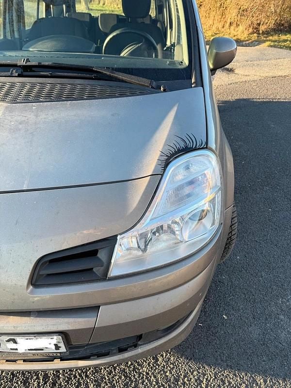 Braun Gebraucht 2011 Renault Grand Modus Van / Kleinbus | 2.300 € - Bild 1/4