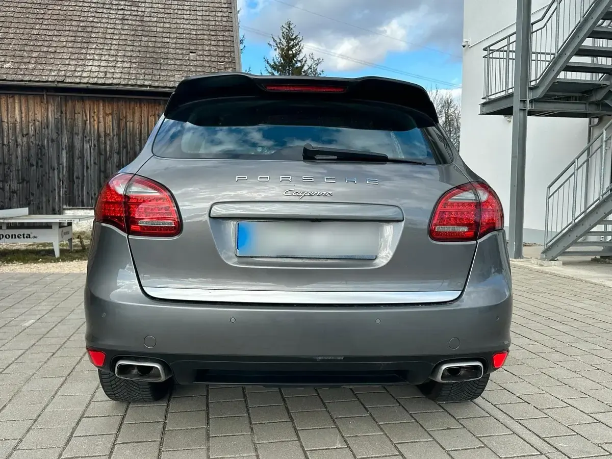 Second-hand Porsche Cayenne 245 CP (180 kW) 2011 Gri SUV