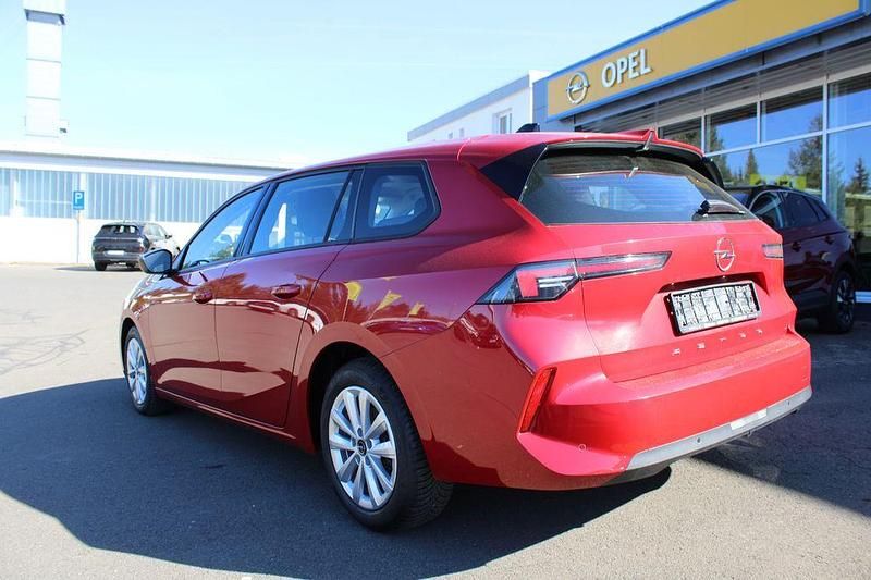 Gebraucht Opel Astra Enjoy 131 PS (96 kW) 2025 Rot Kleinwagen