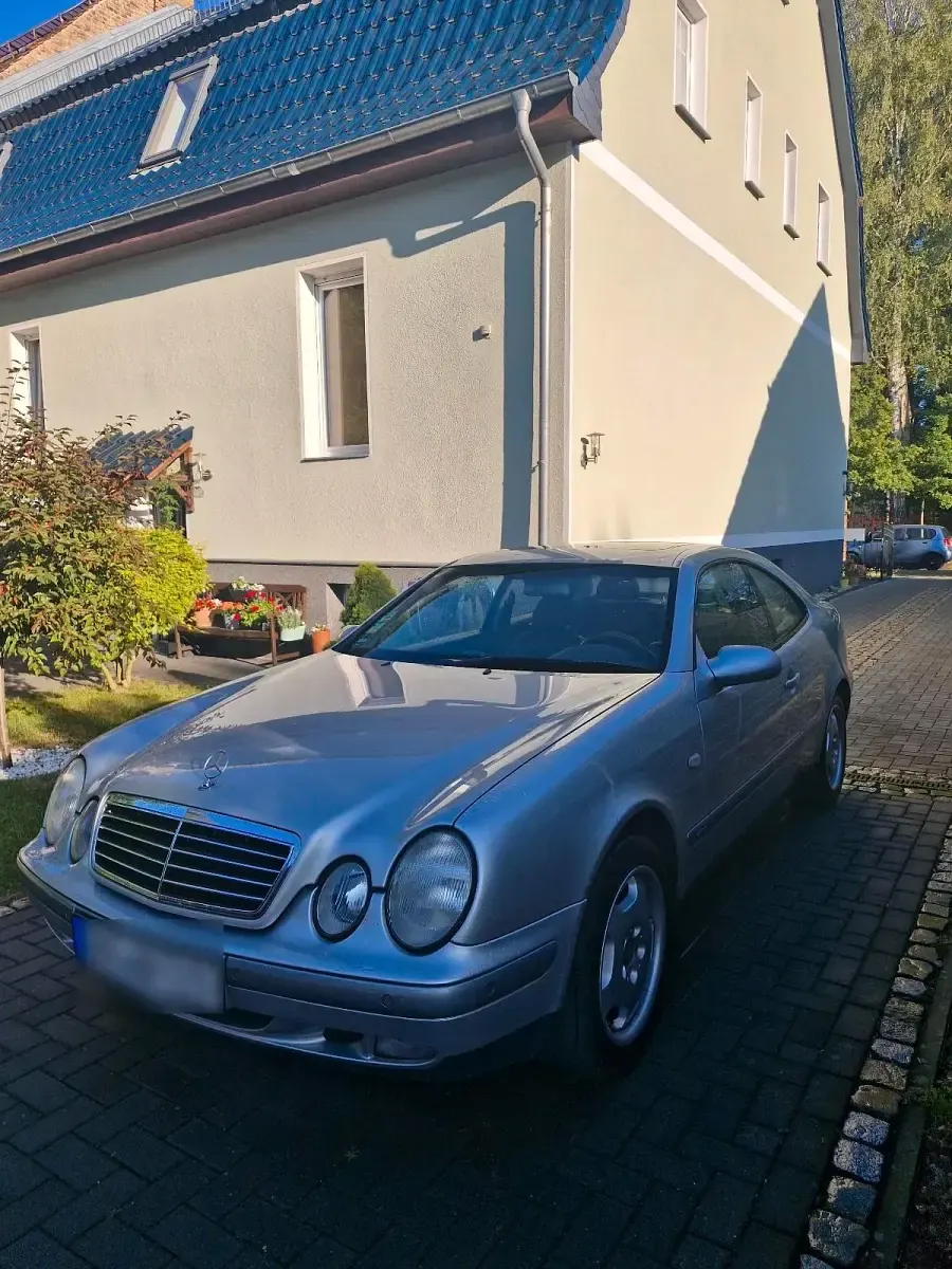Gebraucht Mercedes CLK230 193 PS (141 kW) 1998 Silber Coupé