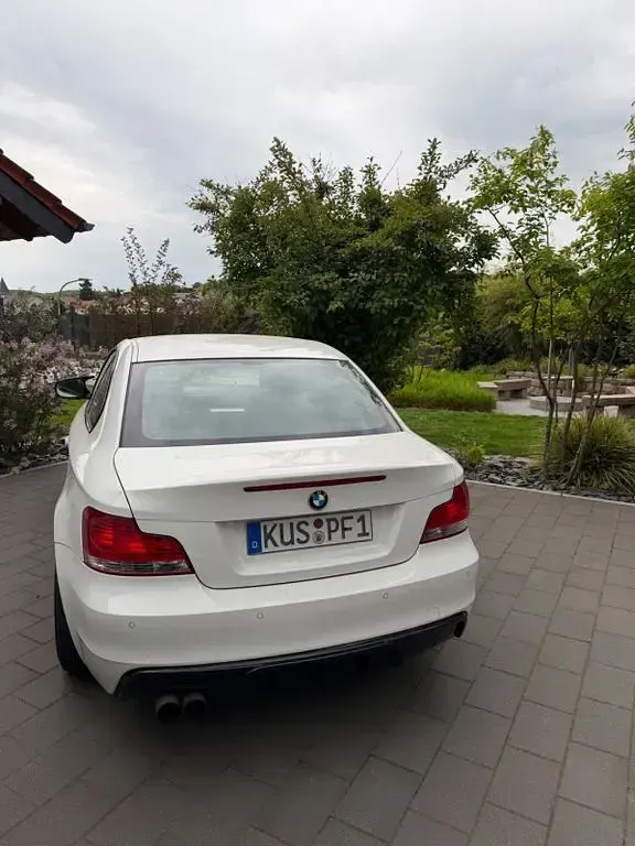 Używany BMW 120 Performance 177 KM (130 kW) 2010 Biały Hatchback