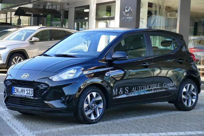 Phantom black Neu 2025 Hyundai i10 Comfort Kleinwagen | 18.690 € (Etwas zu teuer) - Bild 1/4