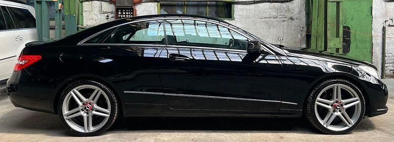 Gebraucht Mercedes E350 292 PS (214 kW) 2010 Schwarz Coupé