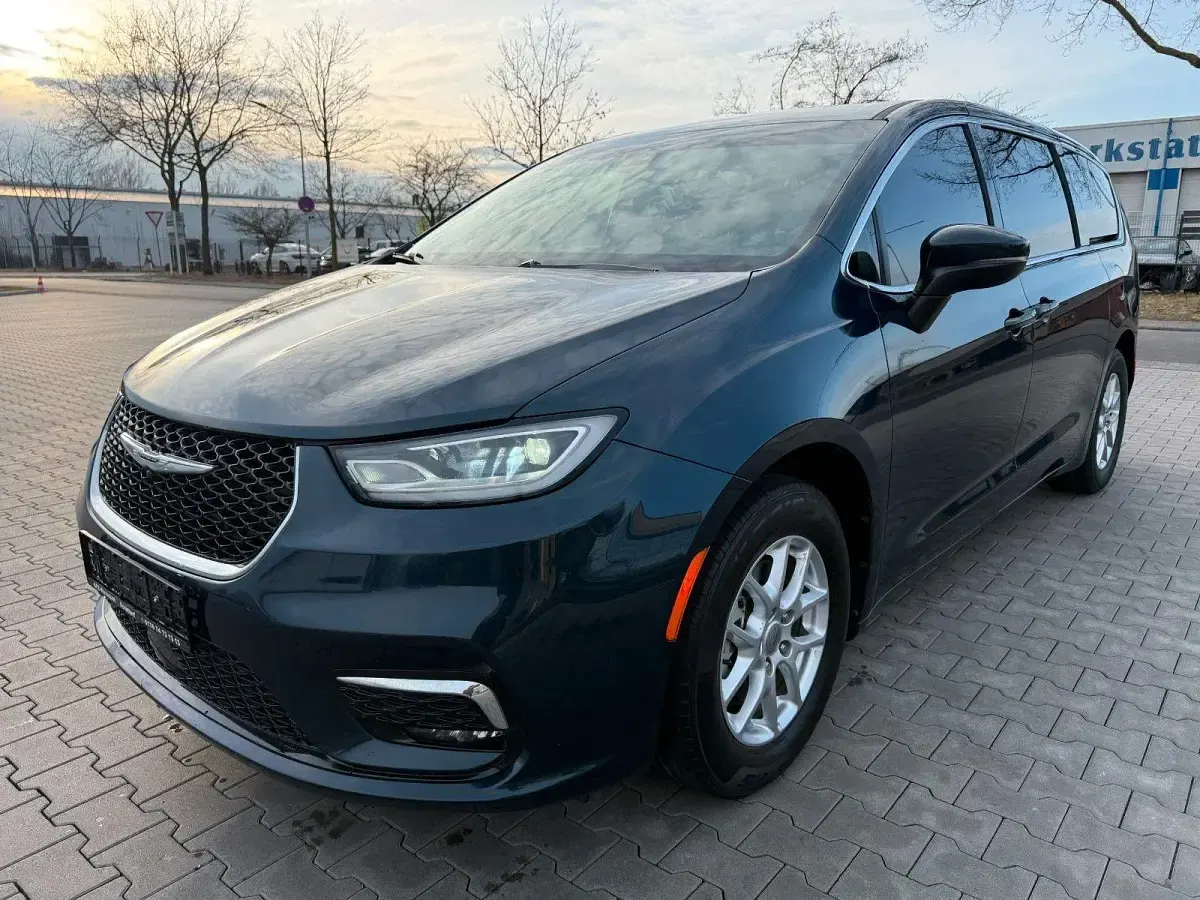 Gebraucht Chrysler Pacifica 291 PS (214 kW) 2023 Blau Van