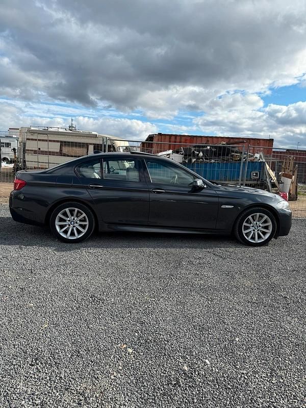 Gebraucht BMW 550 408 PS (300 kW) 2012 Grau Limousine