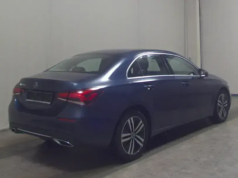 Gebraucht Mercedes A200 Progressive 150 PS (110 kW) 2020 Denimblau metallic Limousine
