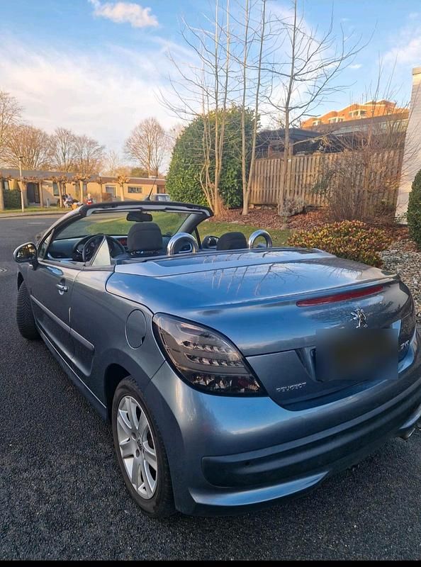 Gebraucht Peugeot 207 CC 120 PS (88 kW) 2008 Silber Cabrio
