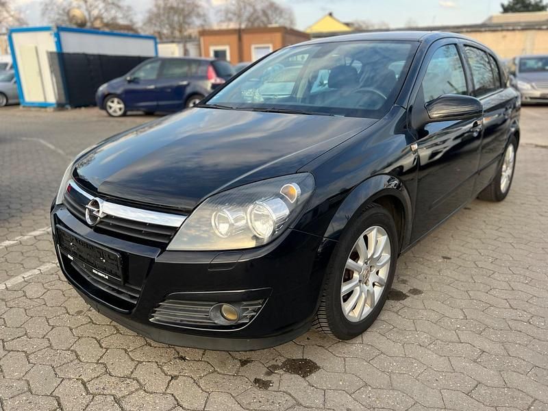 Usata Opel Astra 105 CV (77 kW) 2004 Nero Utilitaria