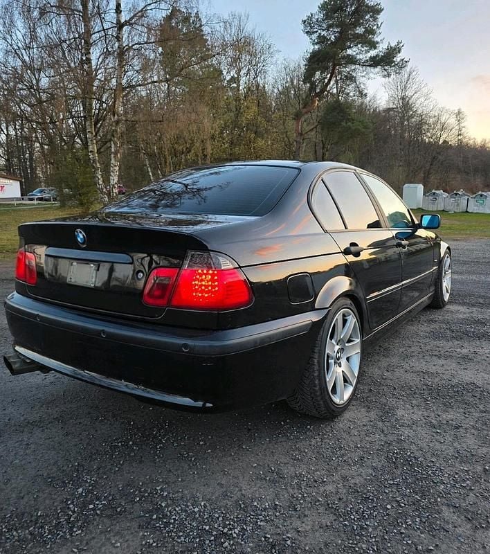 Gebraucht BMW 323 170 PS (125 kW) 1998 Schwarz Limousine
