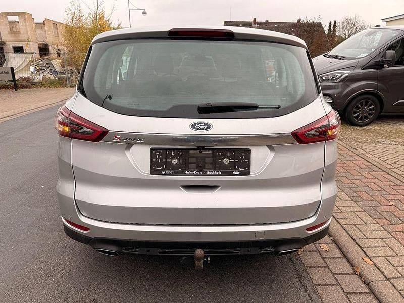 Gebraucht Ford S-MAX Titanium 190 PS (139 kW) 2019 Silber Van / Kleinbus
