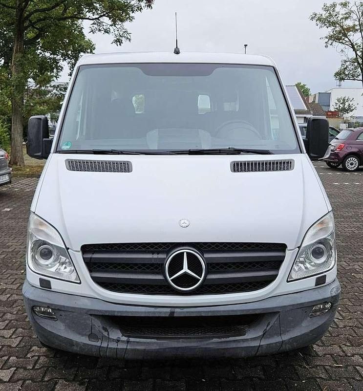 Weiß Gebraucht 2010 Mercedes 316 Van | 8.100 € (Guter Preis) - Bild 1/4