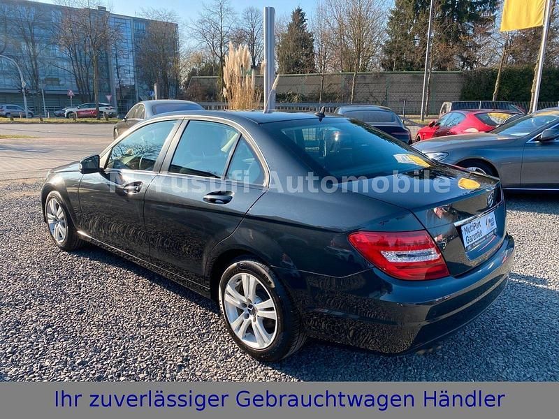 Gebraucht Mercedes C180 120 PS (88 kW) 2013 Grau Limousine