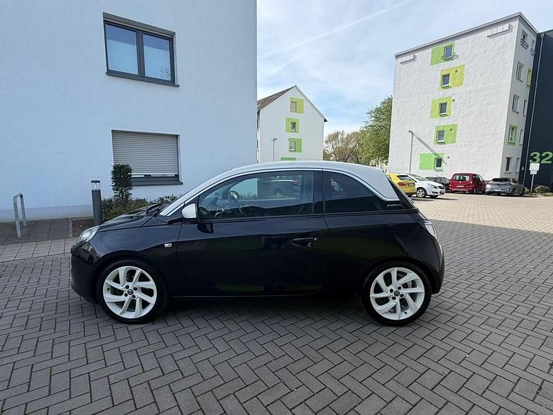 Usado Opel Adam 101 HP (74 kW) 2017 Preto Citadino