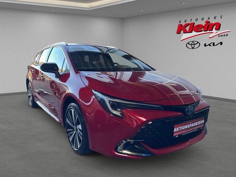 Neu Toyota Corolla 141 PS (103 kW) 2025 Rot Kombi