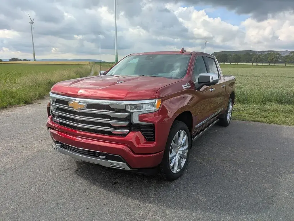 Gebraucht Chevrolet Silverado 426 PS (313 kW) 2024 Braun SUV