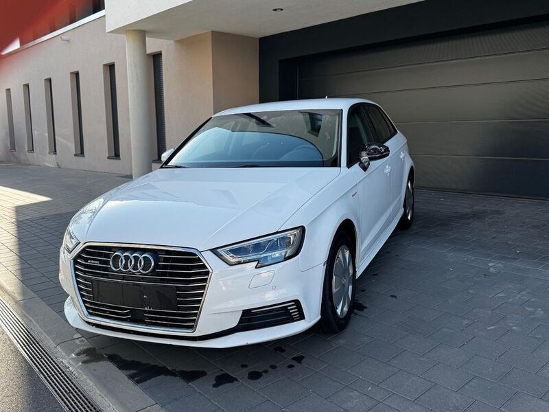 Weiß Gebraucht 2017 Audi A3 e-tron Ambiente Kleinwagen | 9.999 € (Superpreis) - Bild 1/4