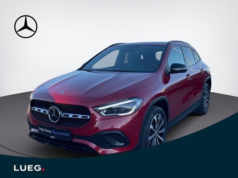 Rot Gebraucht 2021 Mercedes GLA250 Progressive SUV | 31.800 € (Fairer Preis) - Bild 1/4