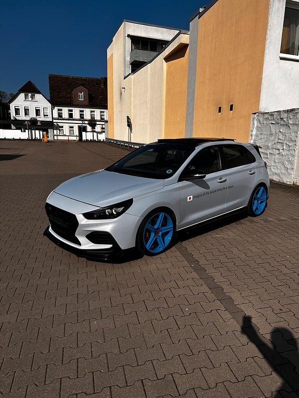 Gebraucht Hyundai i30 275 PS (202 kW) 2018 Blau Kleinwagen