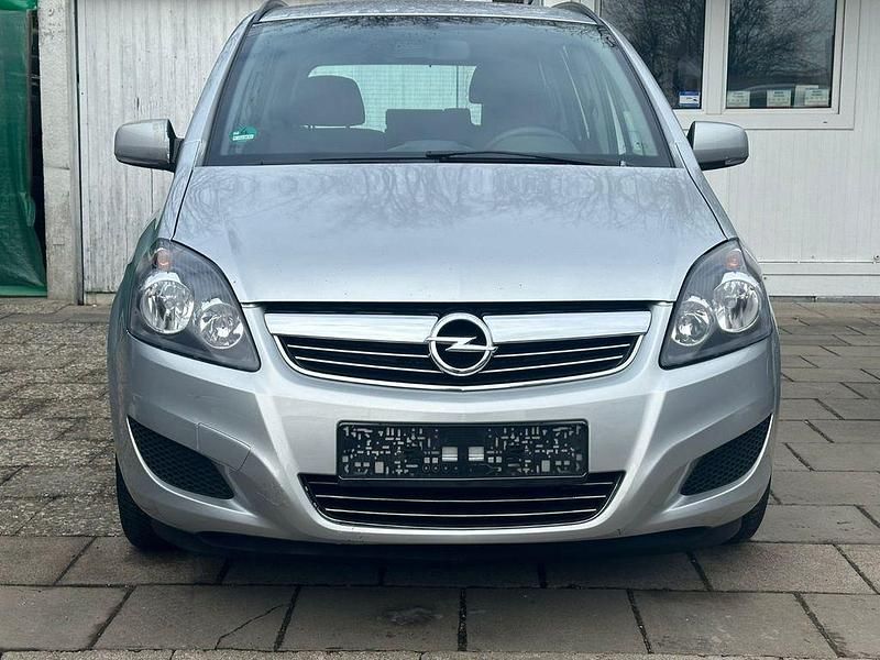 Gebraucht Opel Zafira Family 140 PS (102 kW) 2014 Silber Van / Kleinbus