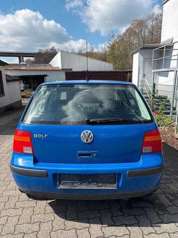Gebraucht VW Golf IV 100 PS (73 kW) 1999 Blau Kleinwagen