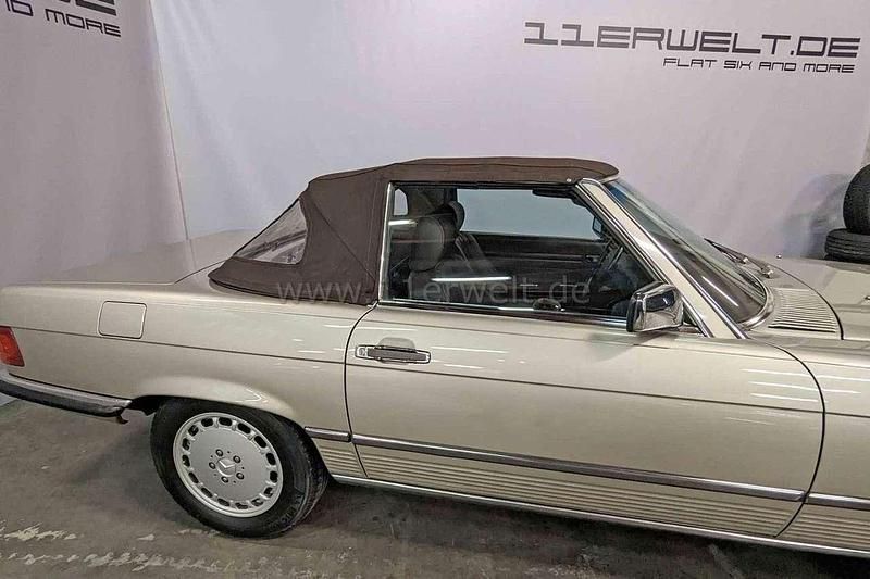 Gebraucht Mercedes 560 231 PS (169 kW) 1987 Rauchsilber Cabrio