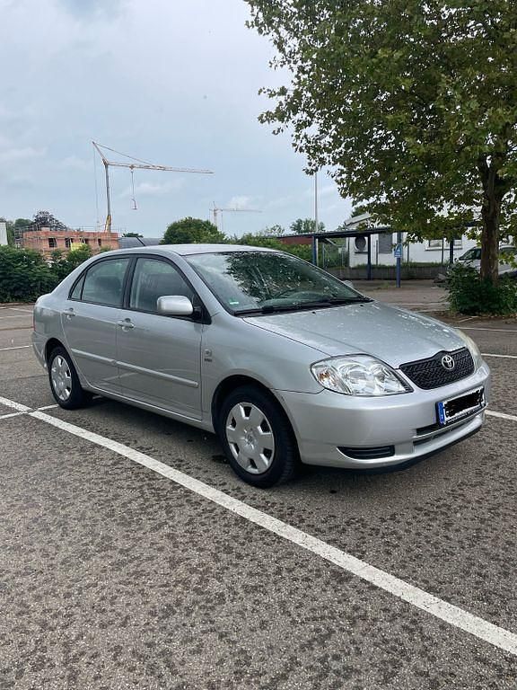 Silber Gebraucht 2002 Toyota Corolla Sol Limousine | 2.600 € (Fairer Preis) - Bild 1/4