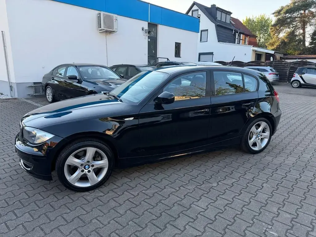 Gebraucht BMW 123 Advantage 204 PS (150 kW) 2010 Schwarz Kleinwagen