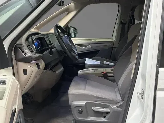 Gebraucht VW Multivan Life 218 PS (160 kW) 2022 Weiß Van / Kleinbus