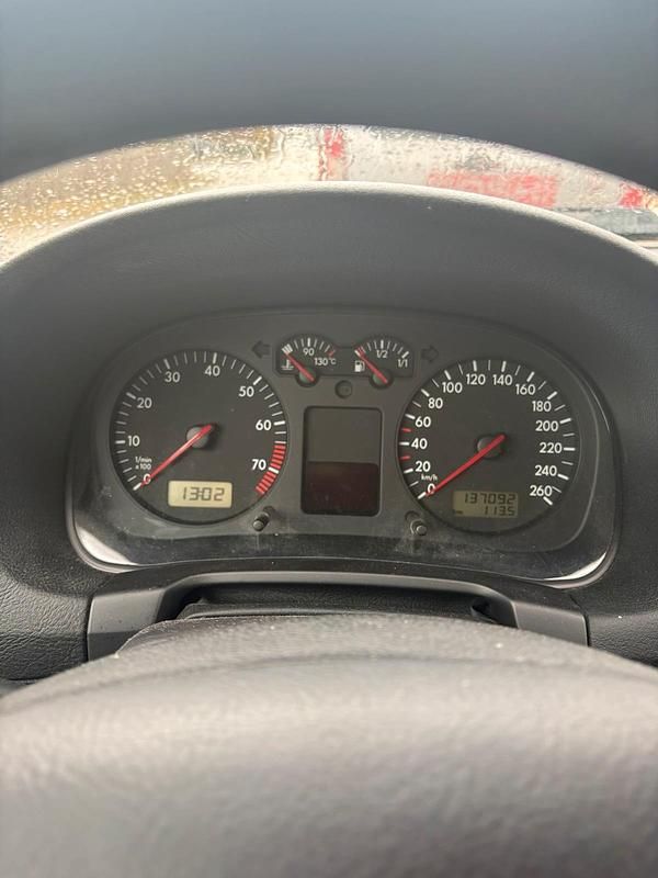 Gebraucht VW Golf IV 102 PS (75 kW) 2000 Silber Kleinwagen