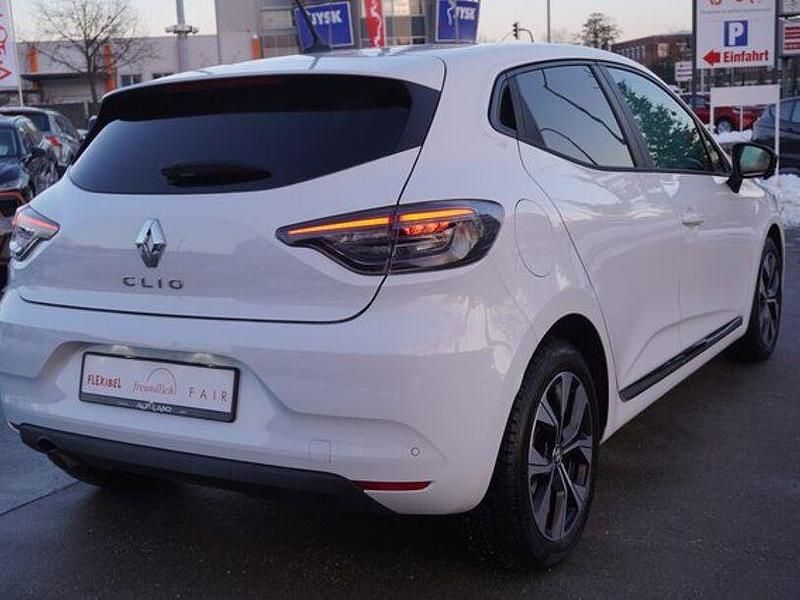 Gebraucht Renault Clio V Evolution 67 PS (49 kW) 2023 Weiß Limousine