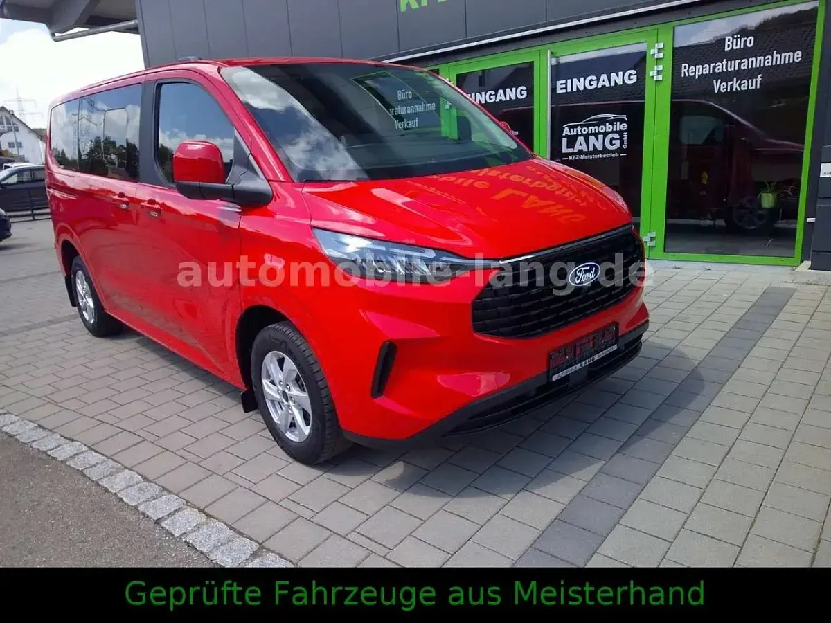 Gebraucht Ford Tourneo Custom 136 PS (100 kW) 2025 Rot (race red) Van