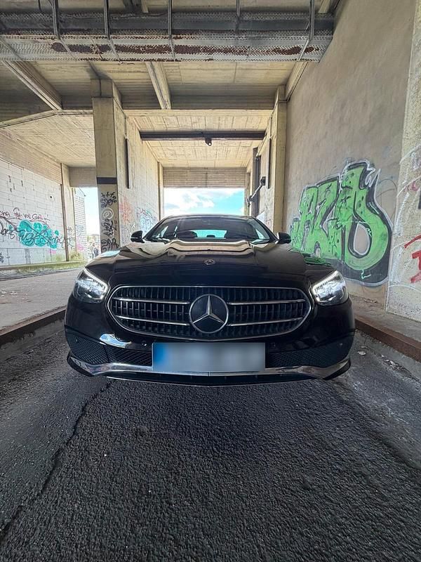 Second-hand Mercedes E200 160 CP (117 kW) 2020 Negru Berlinǎ
