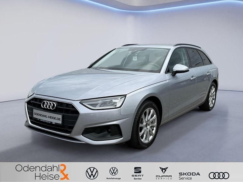 Polsterfarbe: schwarz Gebraucht 2022 Audi A4 Ambiente Kombi | 23.850 € (Superpreis) - Bild 1/4