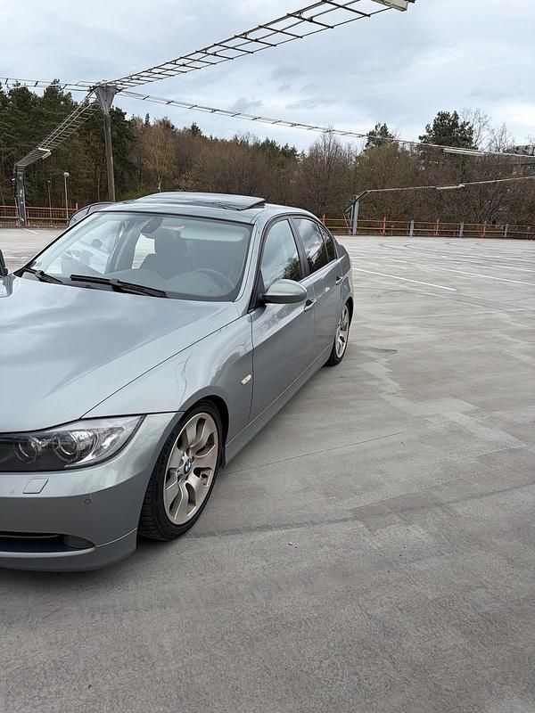 Gebraucht BMW 330 235 PS (172 kW) 2006 Blau Limousine